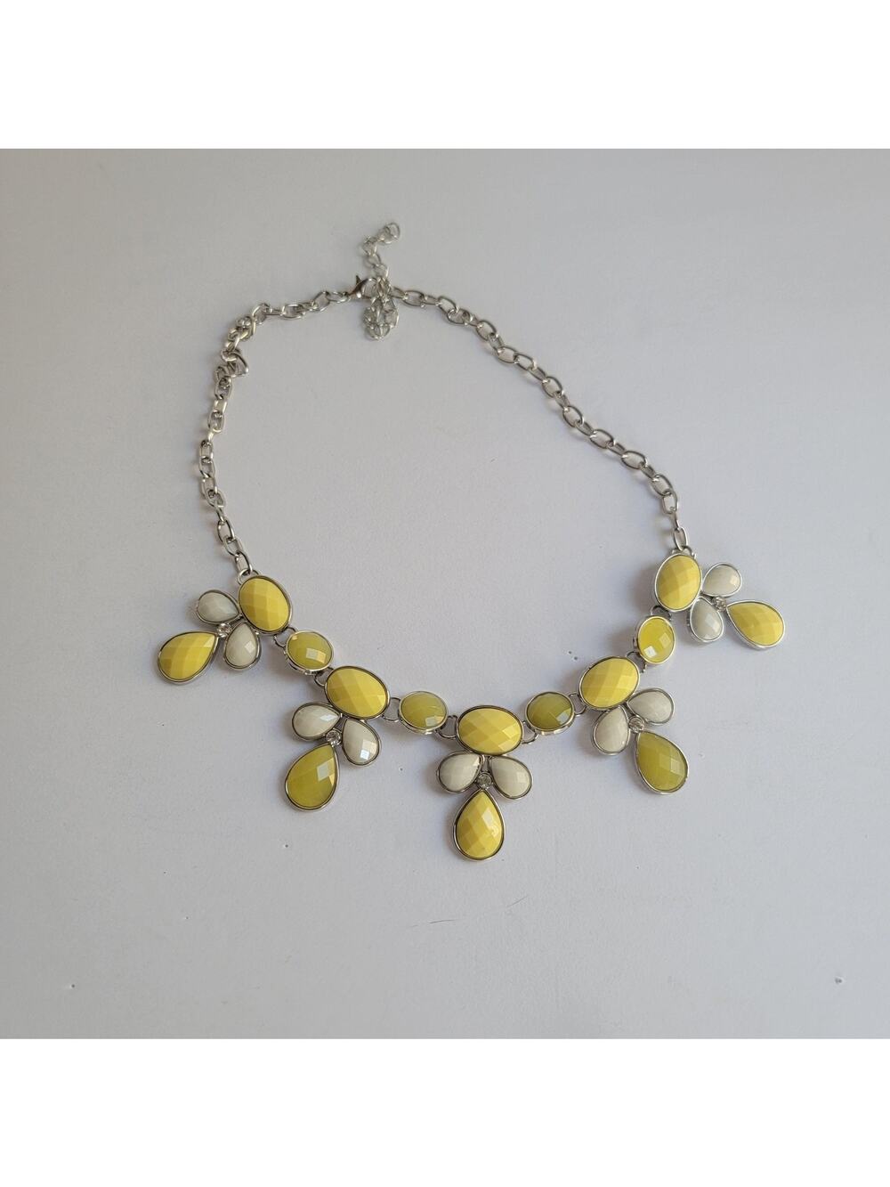 Yellow White Teardrop Bib Necklace Earrings Set Floral Statement Jewelry 18 In